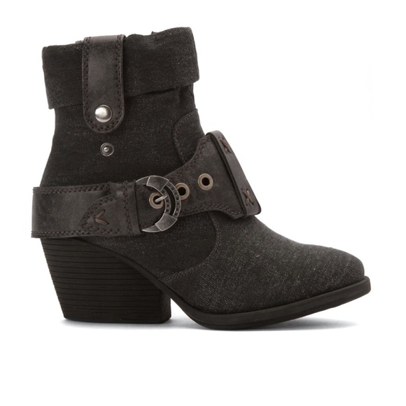 Fold Over Oversized Belted Buckle Tall Ankle Boots - Picture 6 of 8